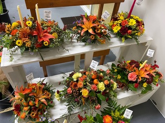 Florist Designed Thanksgiving Centerpiece From Rogue River Florist, Grant's Pass Flower Delivery