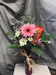 Daisies and Candy Bouquet From Rogue River Florist, Grant's Pass Flower Delivery